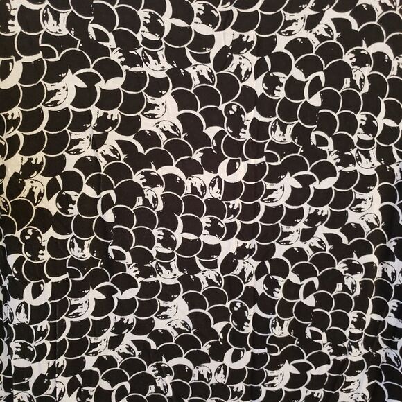 LuLaRoe Simply Comfortable Irma Rayon Tunic Top… - Picture 2 of 6